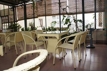 Khách sạn Elegant 2*