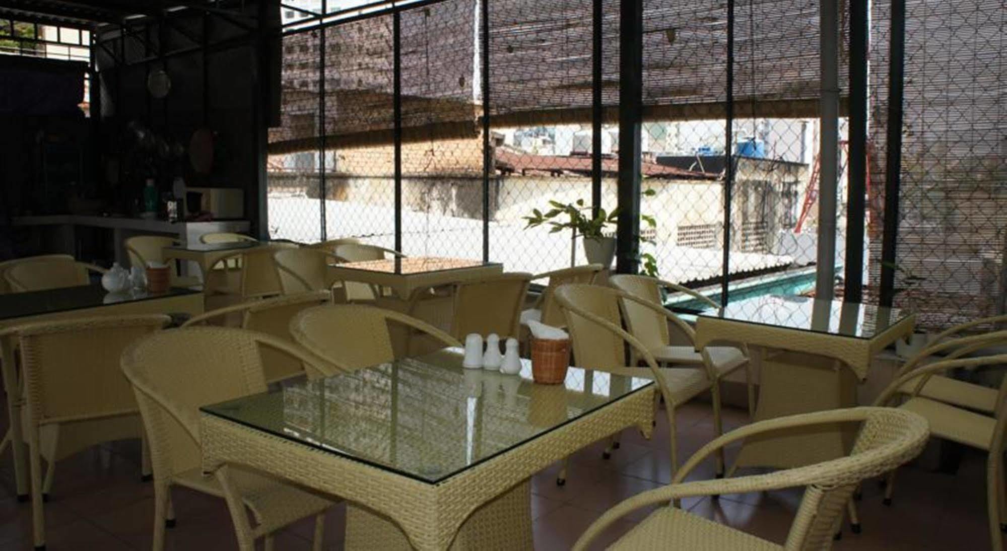 Elegant Khách sạn 2*