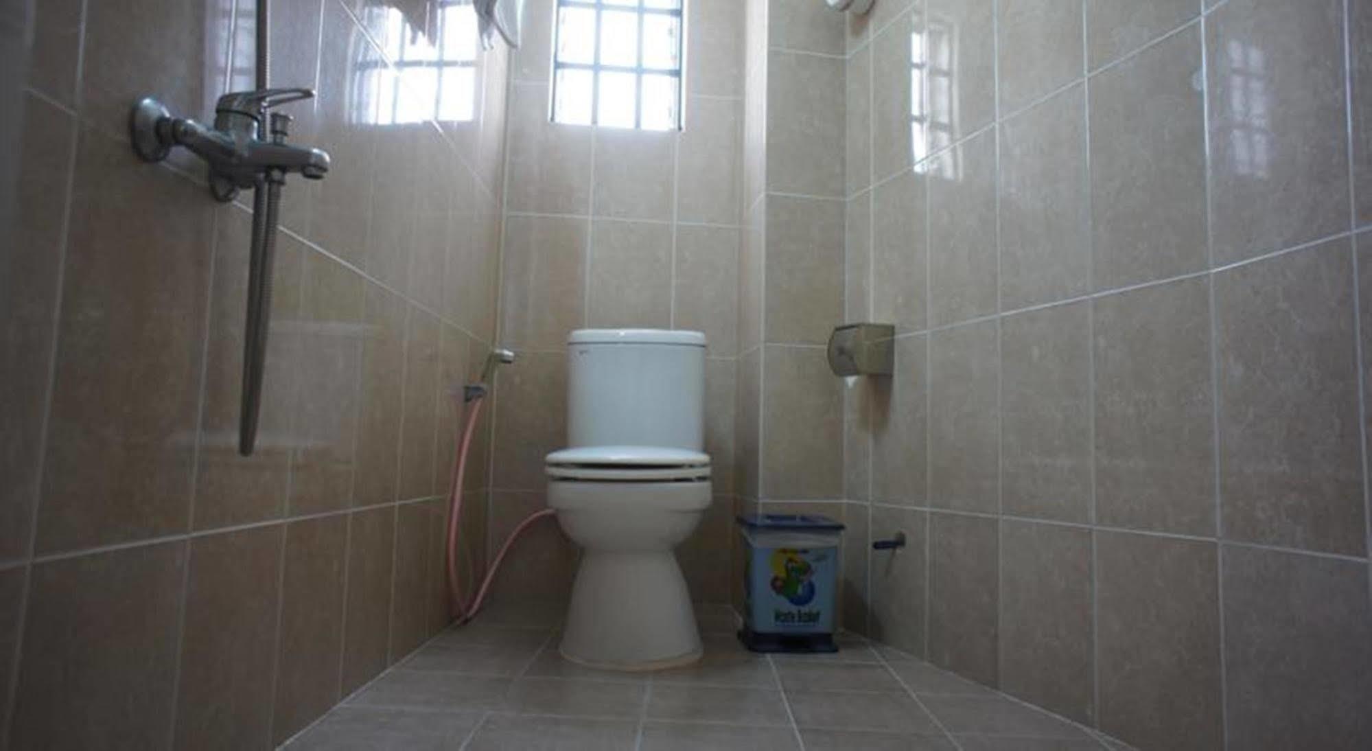 Khách sạn Elegant 2*