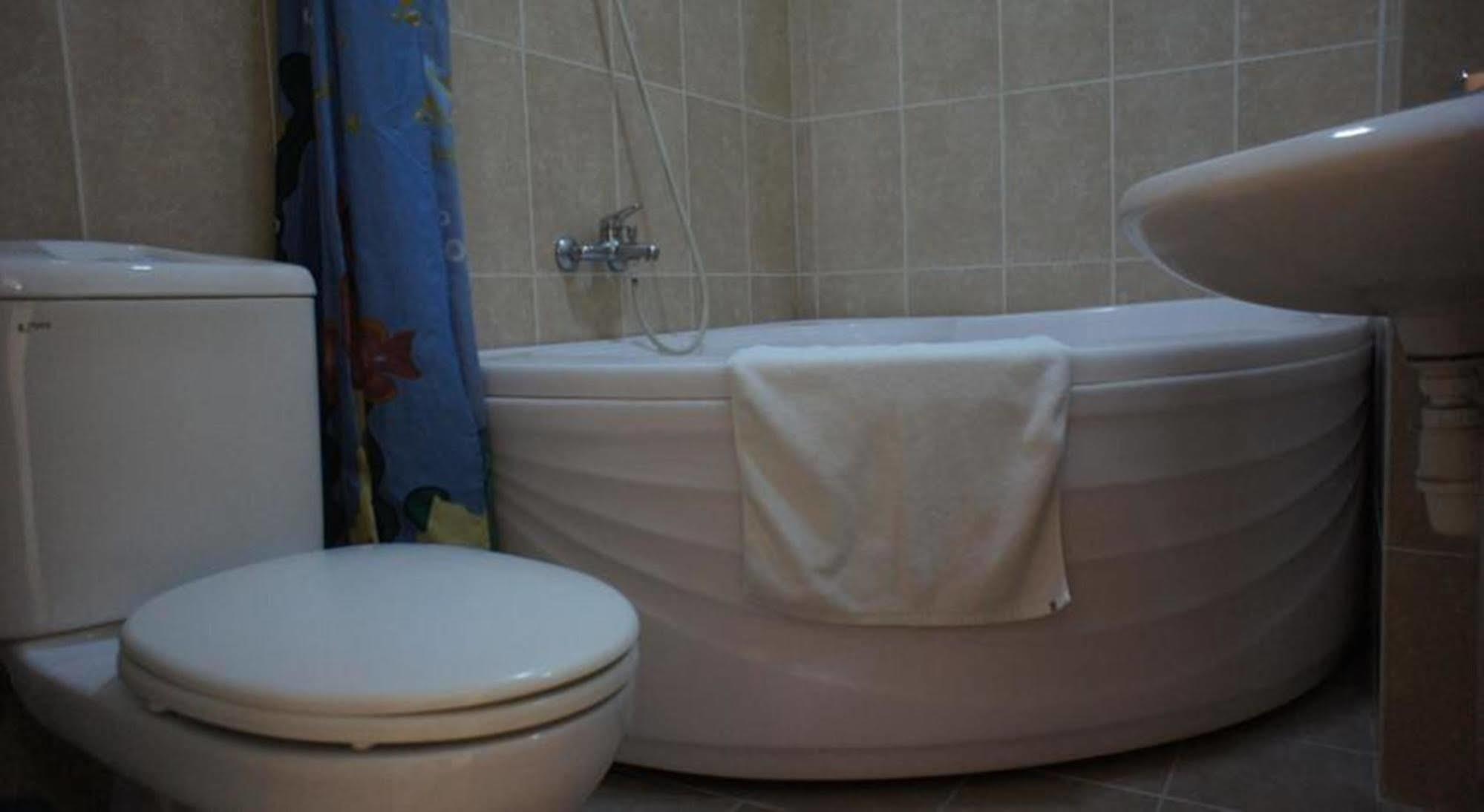 Khách sạn Elegant 2*